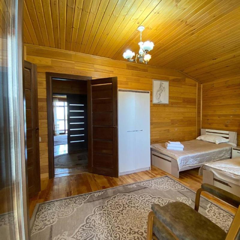 Hotel Eurasia Deluxe Hồ Borovoye Ngoại thất bức ảnh