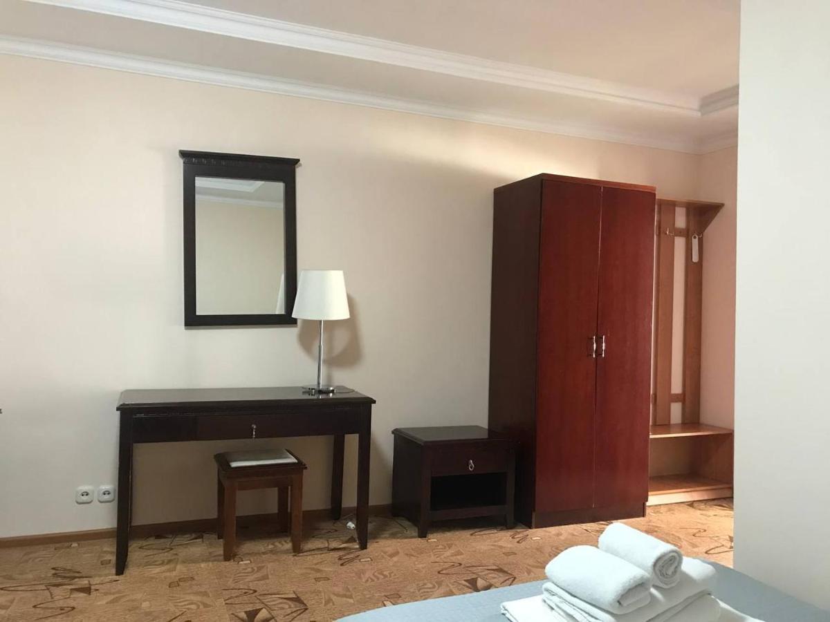 Hotel Eurasia Deluxe Hồ Borovoye Ngoại thất bức ảnh