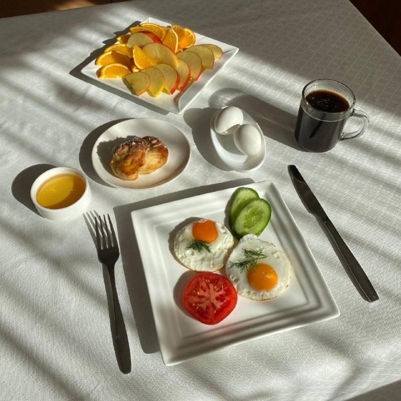 Hotel Eurasia Deluxe Hồ Borovoye Ngoại thất bức ảnh