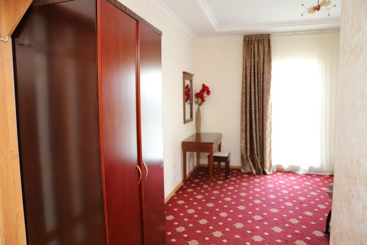 Hotel Eurasia Deluxe Hồ Borovoye Ngoại thất bức ảnh